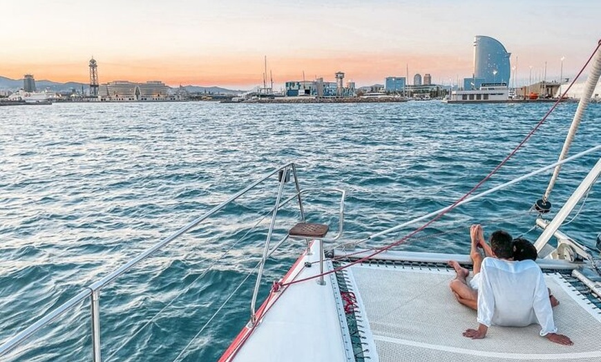 Image 27: Crucero en catamarán para grupos pequeños con opción al atardecer e...