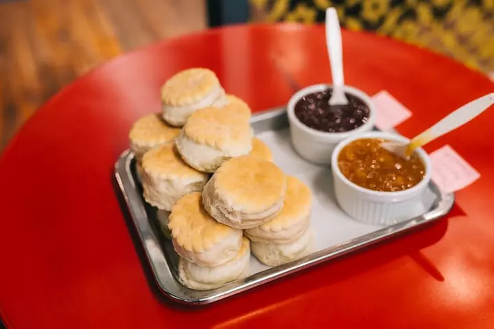 Foods of NY Tours Chelsea Market Food Tour & High Line Park