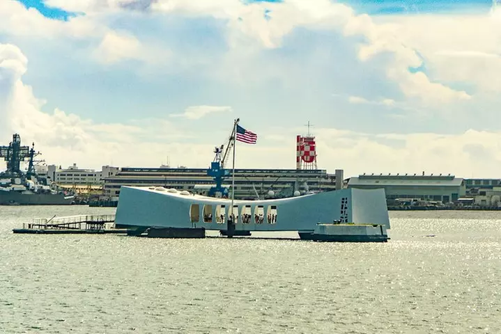 Best of Oahu: Pearl Harbor & Oahu Circle Island Tour from Waikiki - Primary Image