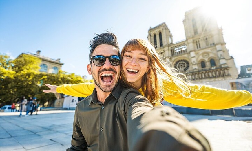 Image 6: Visite guidée extérieure de Paris Notre-Dame avec accès à la cathéd...