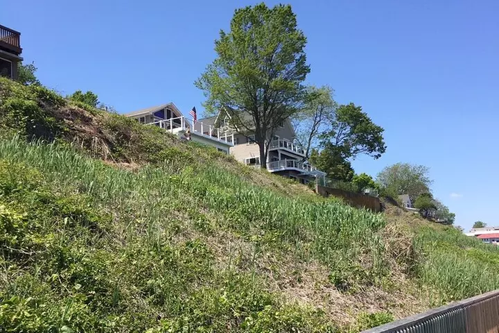 Chesapeake Beach Guided Walking Tour - The Cliffs