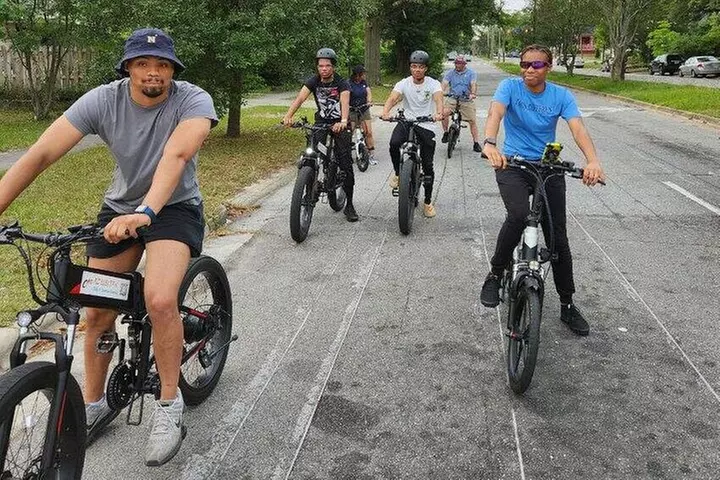 2-Hr, 45 Min Tour de Wilmington E-Bike Tour/Sightseeing/History