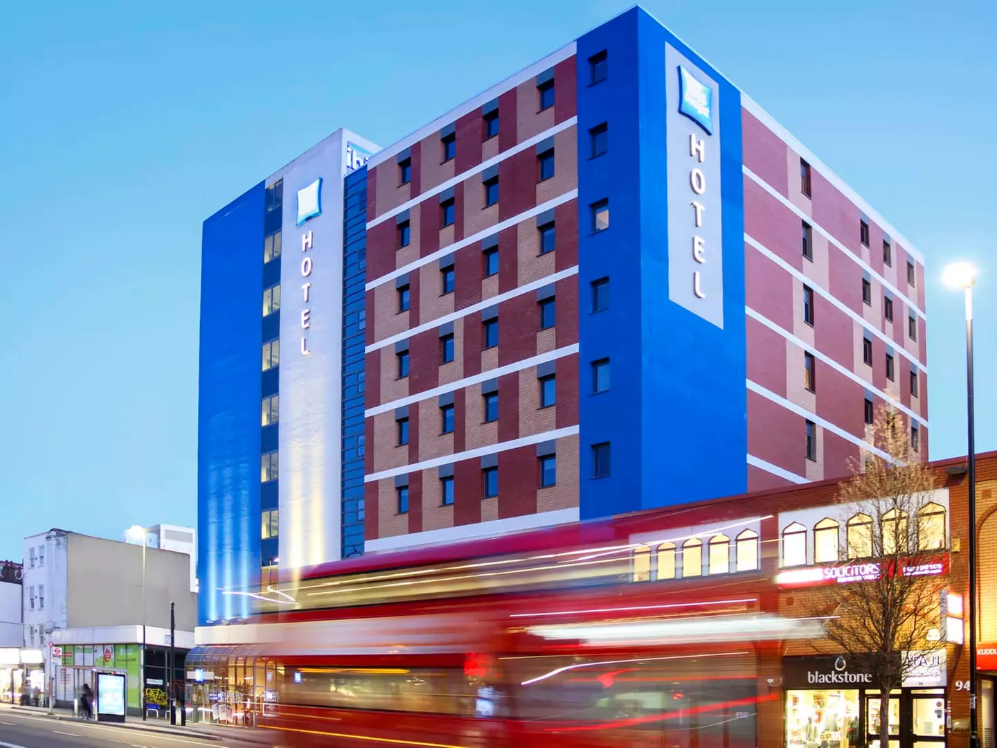 ✈ ROYAUME-UNI | Londres - Ibis Budget London Whitechapel avec Harry...