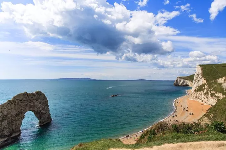 Lulworth Cove & Durdle Door Mini-Coach Tour from Bournemouth