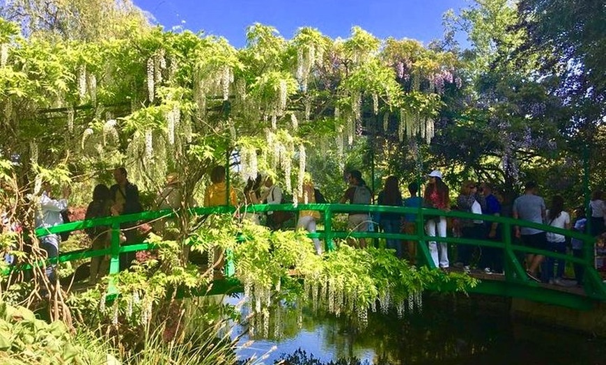 Image 8: Visite guidée privée de Versailles et Giverny avec déjeuner, au dép...