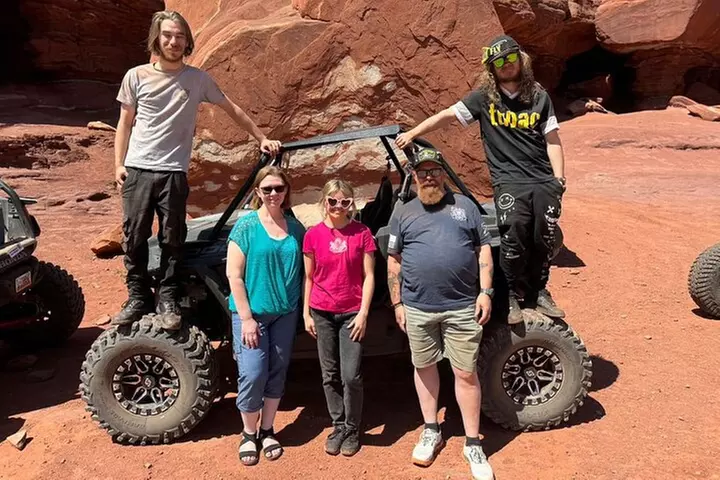 BEST! Catacomb *CAVES* U-Drive 4X4 UTV Tour in Moab +Petroglyphs!