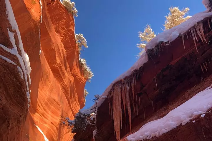 Peek-a-Boo Slot Canyon Guided Hike (Small Group)