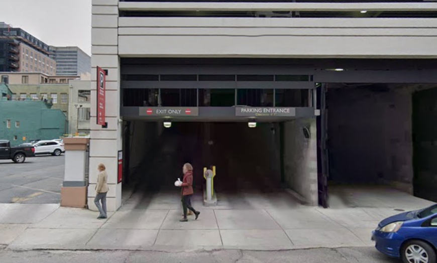 Image 3: Parking at 650 O'Keefe Ave. Garage - P373