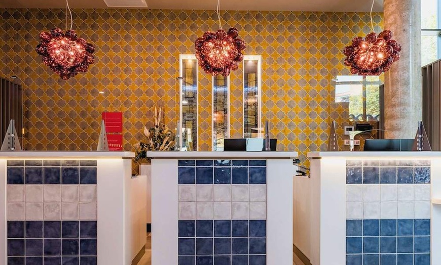 Image 5: ✈ SPANIEN | Barcelona - Leonardo Royal Hotel Barcelona Fira 4*, 2 N...