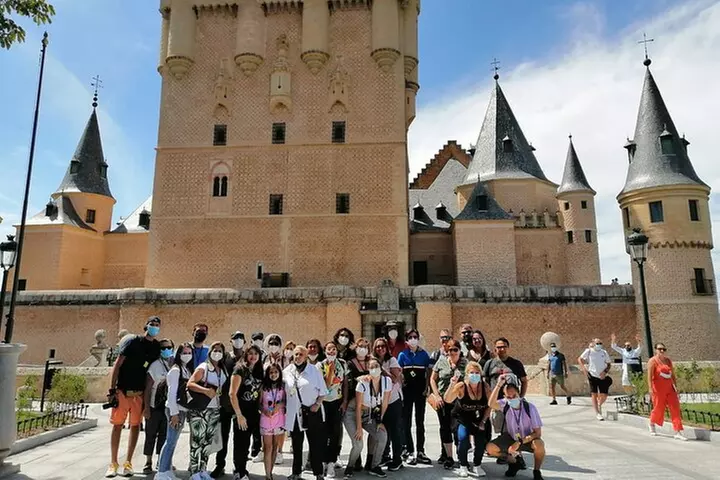 Visita guiada Segovia y Ávila y espectáculo flamenco en Madrid