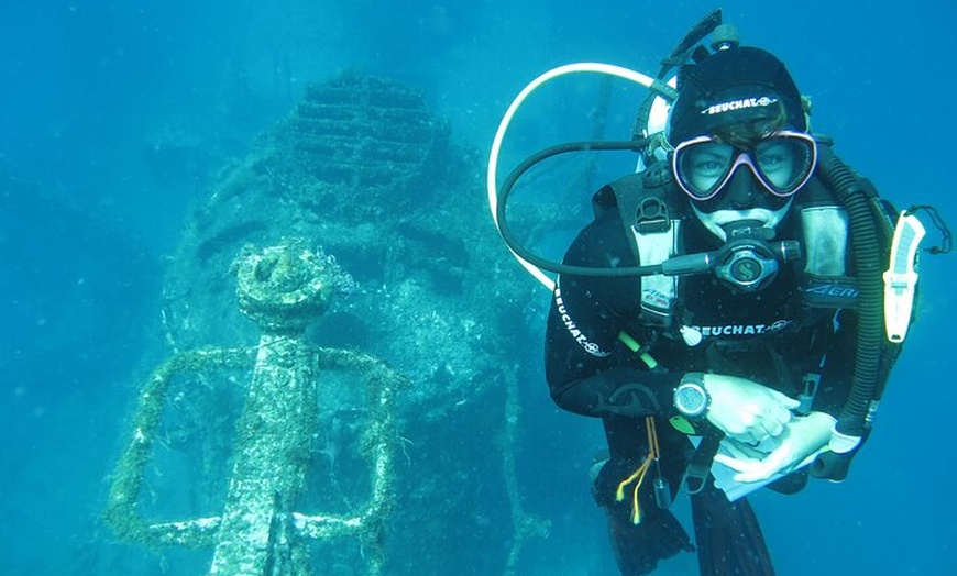 Image 1: PADI Open Water Course