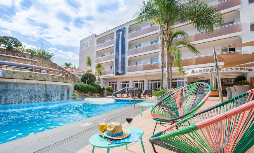 Image 12: ✈ COSTA BARCELONA | Malgrat de Mar - Sumus Hotel Monteplaya - Adult...