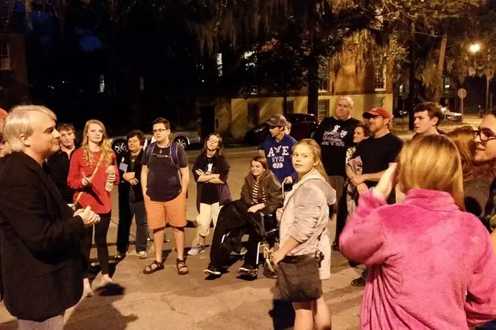 Savannah Ghost Tour with the Guy in the Kilt + Bar Stops