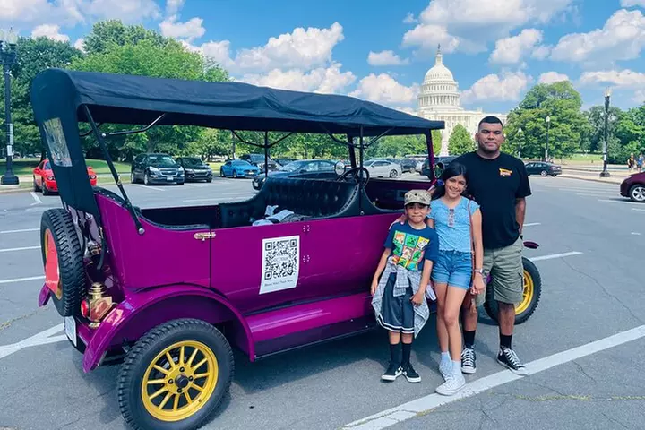 Washington DC Sightseeing Tour by Electric cart or Vintage Car