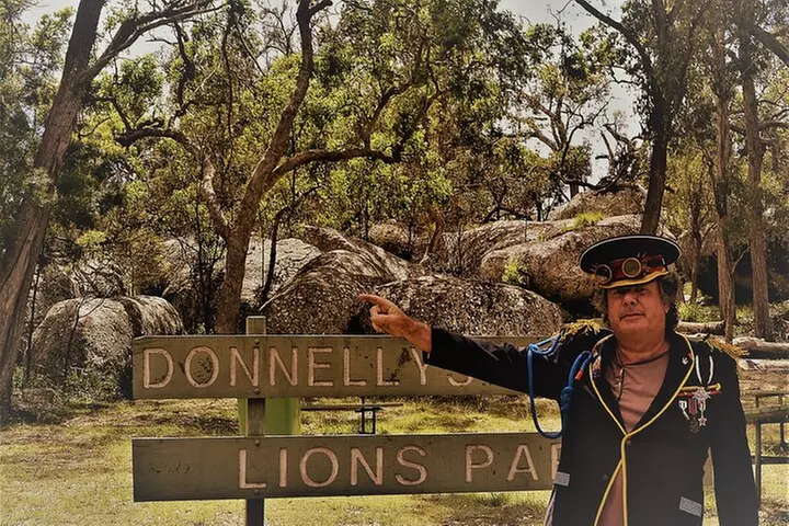 Stanthorpe Small - Group Food Comedy and Wine Tasting Tour