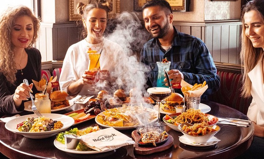 Image 2: Billet coupe-file : Hard Rock Cafe de Paris avec repas