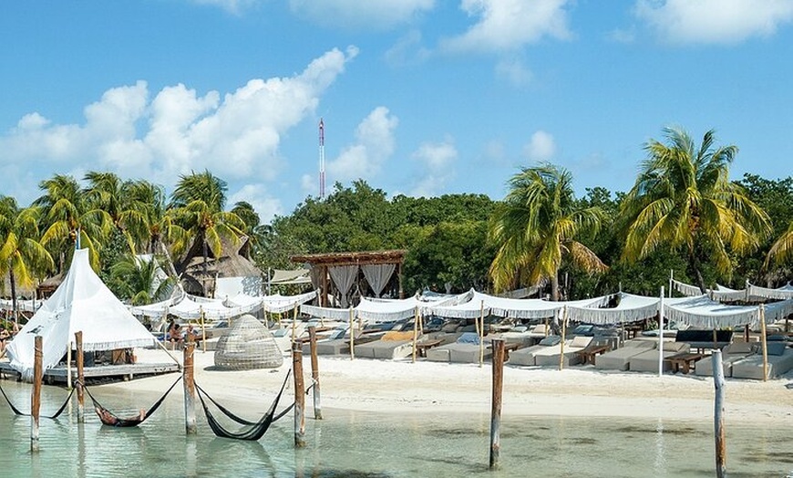 Image 8: All Inclusive Isla Mujeres Catamaran Tour with Beach Club