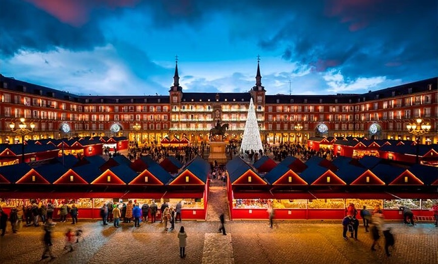 Image 3: Luces de Navidad y Parque del Retiro: Gran Vía, Cibeles y más