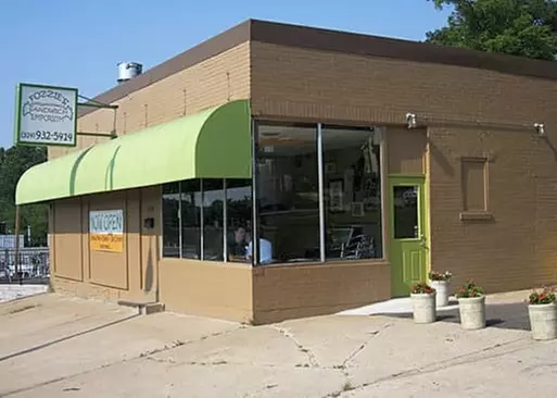 5% Cash Back at Fozzie's Sandwich Emporium