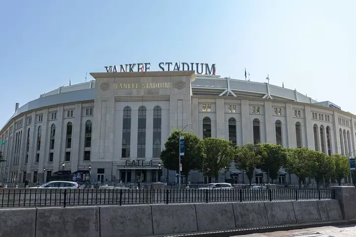 City of Contrasts Tour-Manhattan, Bronx, Queens and Brooklyn