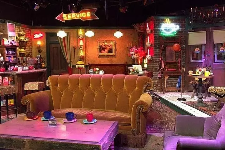 Small-Group Warner Bros and Hollywood Tour from Anaheim - Primary Image