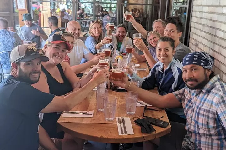 Chicago Favorites Ultimate Food and Walking Tour