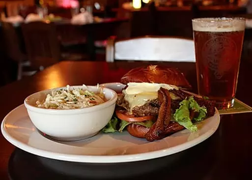 5% Cash Back at Pike & Pint Grill