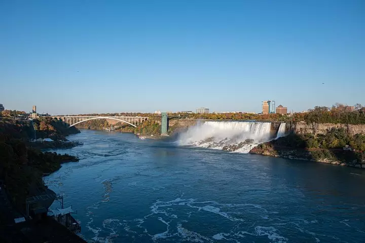 Transfer Niagara-on-the-Lake,Canada to Buffalo Niagara Int Airport (BUF) - Primary Image