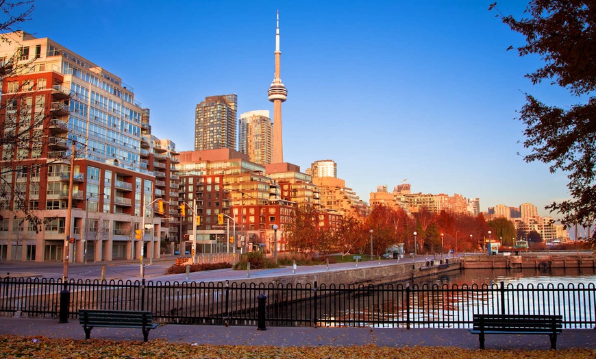 Image 7: ✈ CANADA | Toronto - Radisson Blu Toronto Downtown 4* & Oasis at Ro...