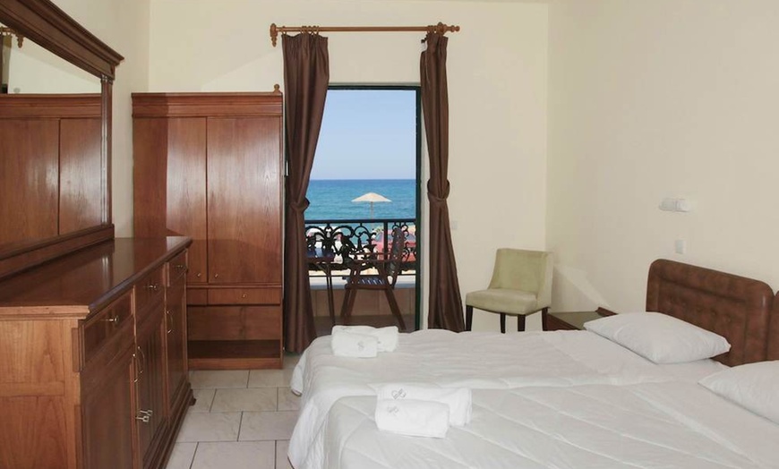 Image 23: ✈ KRETA | Kato Gouves - Diogenis Blue Palace Hotel 4* - Odkryty basen