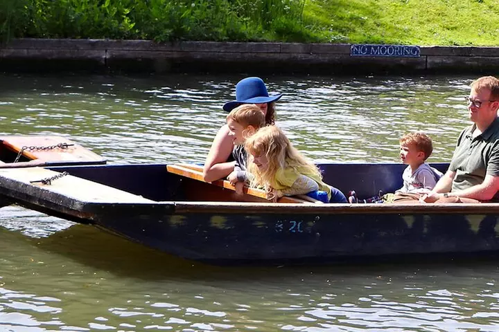 Shared Chauffeured Punt Tour