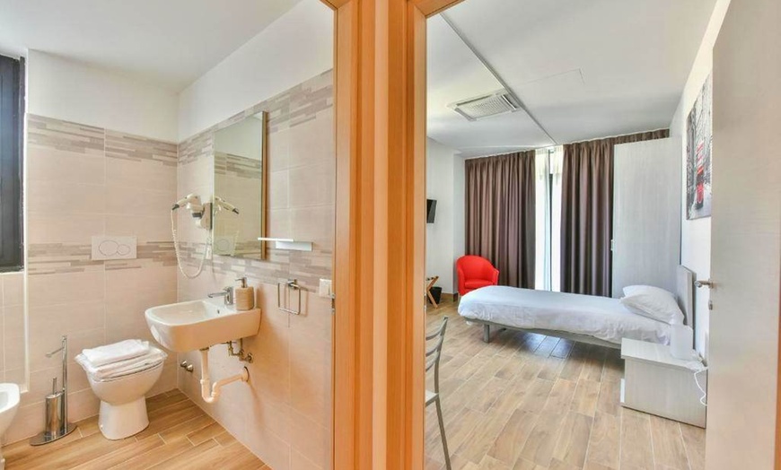Image 3: ✈ LOMBARDIE | Cesano Maderno - Happy Residence Milano Cesano Madern...