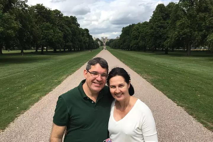 Half Day Tour to Windsor castle By Private Executive Car