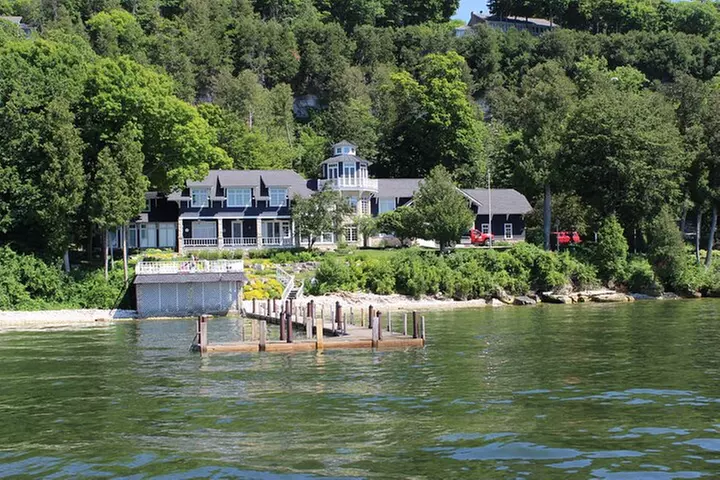 Strawberry Islands Scenic Boat Tour and Historic Cottage Row - Primary Image