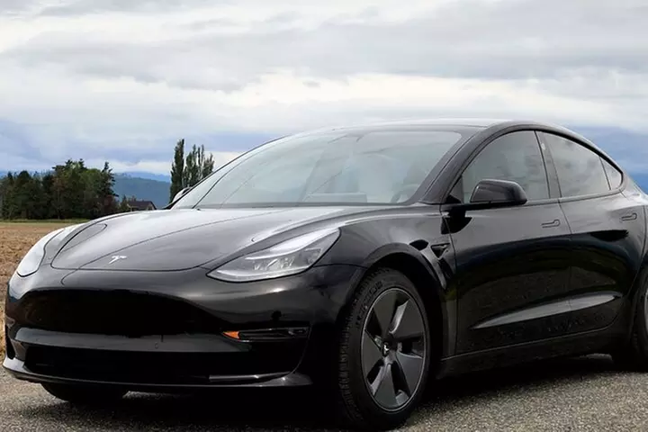 Luxury Private Tesla Transfer from Phoenix Airport to Hotels