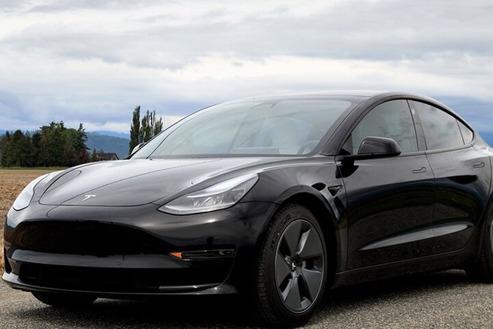 Private Tesla Transfer from Phoenix Airport to all Hotels