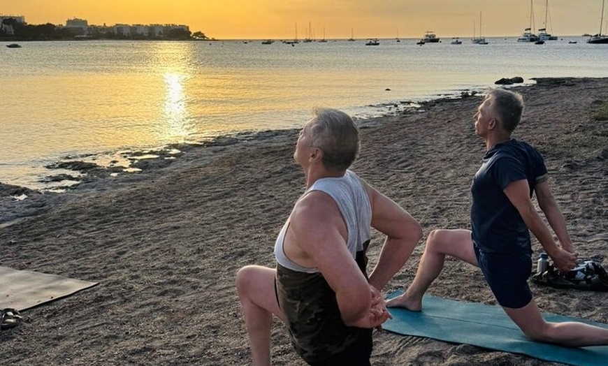 Image 23: Yoga en la playa San Antonio Ibiza