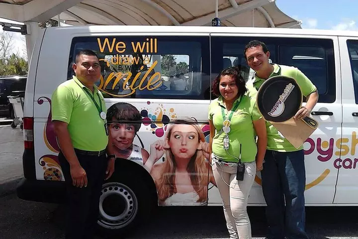 Private Roundtrip Transportation from Cancun Airport to Ferry Isla Mujeres - Primary Image