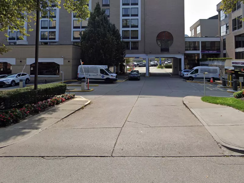 Parking at Courtyard by Marriott Pittsburgh University Center Lot