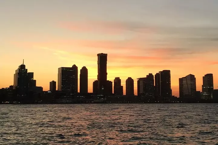 2-hour Private Luxury New York City Sunset Boat Tour