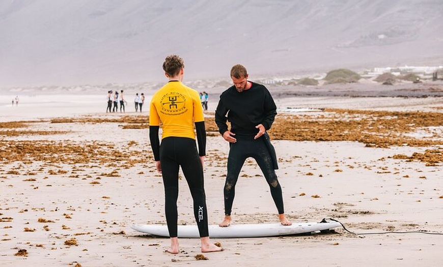 Image 7: Clase de surf de 2 horas en Lanzarote