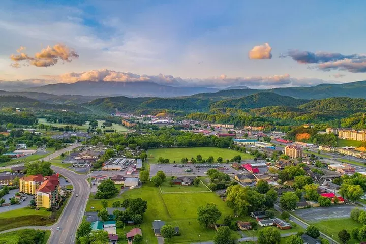 4-Day Tennessee Great Smoky Mountain Tour from New York - Second Medium