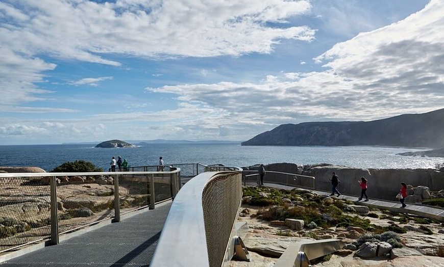 Image 4: The Gap and Natural Wonders