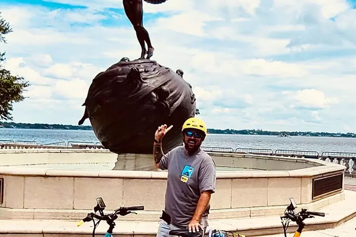 Electric Bike Art and Architecture Guided Tour in Jacksonville