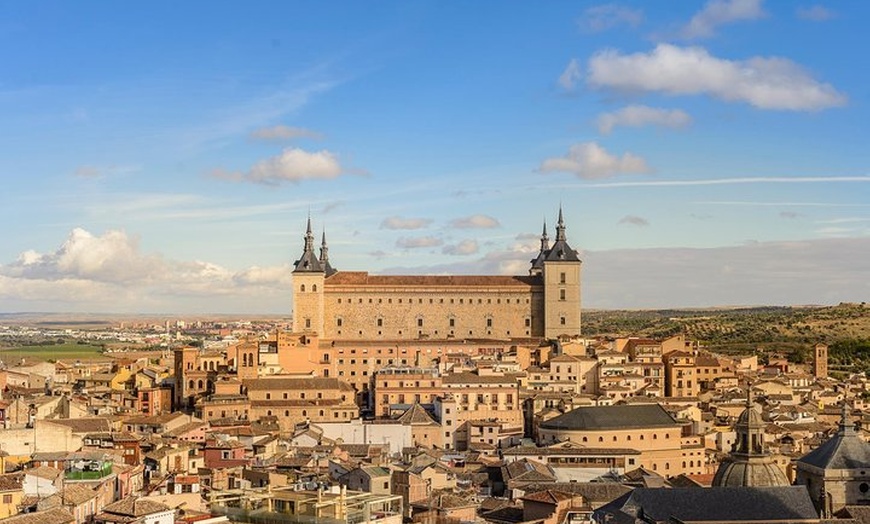 Image 10: Tour de la Ciudad de Toledo y Visita a Bodega con Cata de Vinos des...