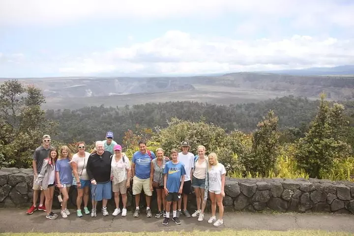 Private Tour from Hilo to Hawaii Volcanoes Natl Park Mercedes Van