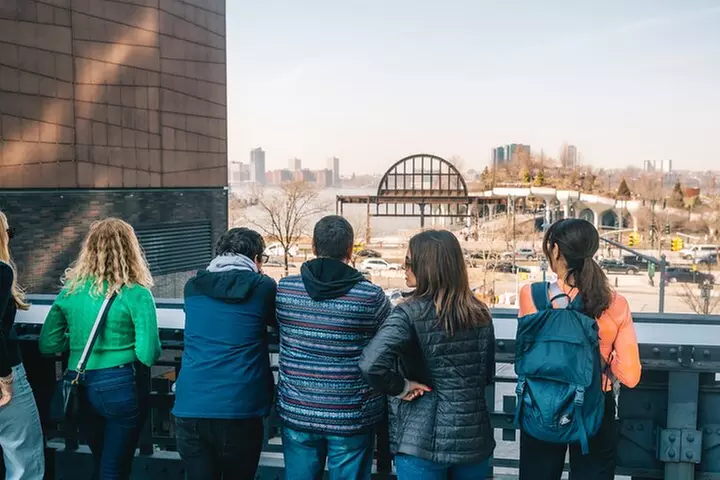 Foods of NY Tours Chelsea Market Food Tour & High Line Park