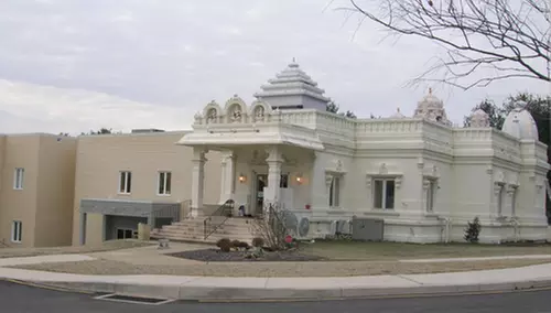 Vocalist Sanjay Subrahmanyan at Hindu Temple of Delaware - Second Medium