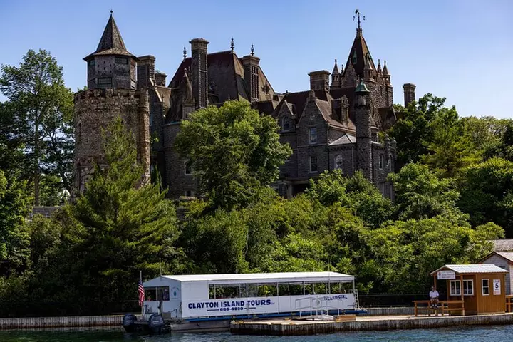 Boldt Castle and 2 Nation Tour