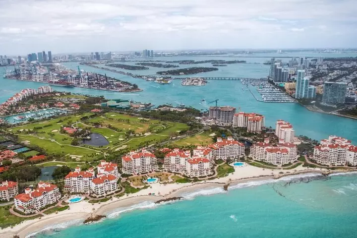 Romantic Miami Helicopter Tour with Champagne